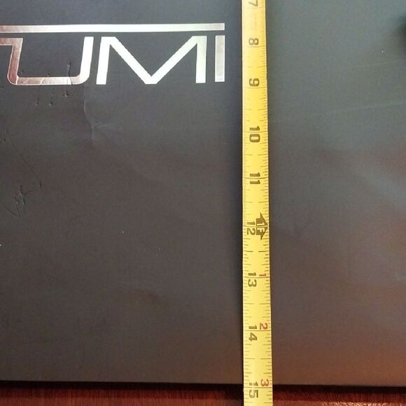 3 DESIGNER GIFT BAGS/ TOTES  WITH LOGOS...Excellent Used Condition. - Picture 10 of 11